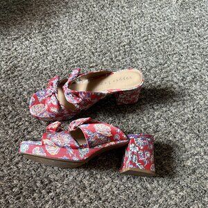 Copper Key, patterned floral platform slip on sandals